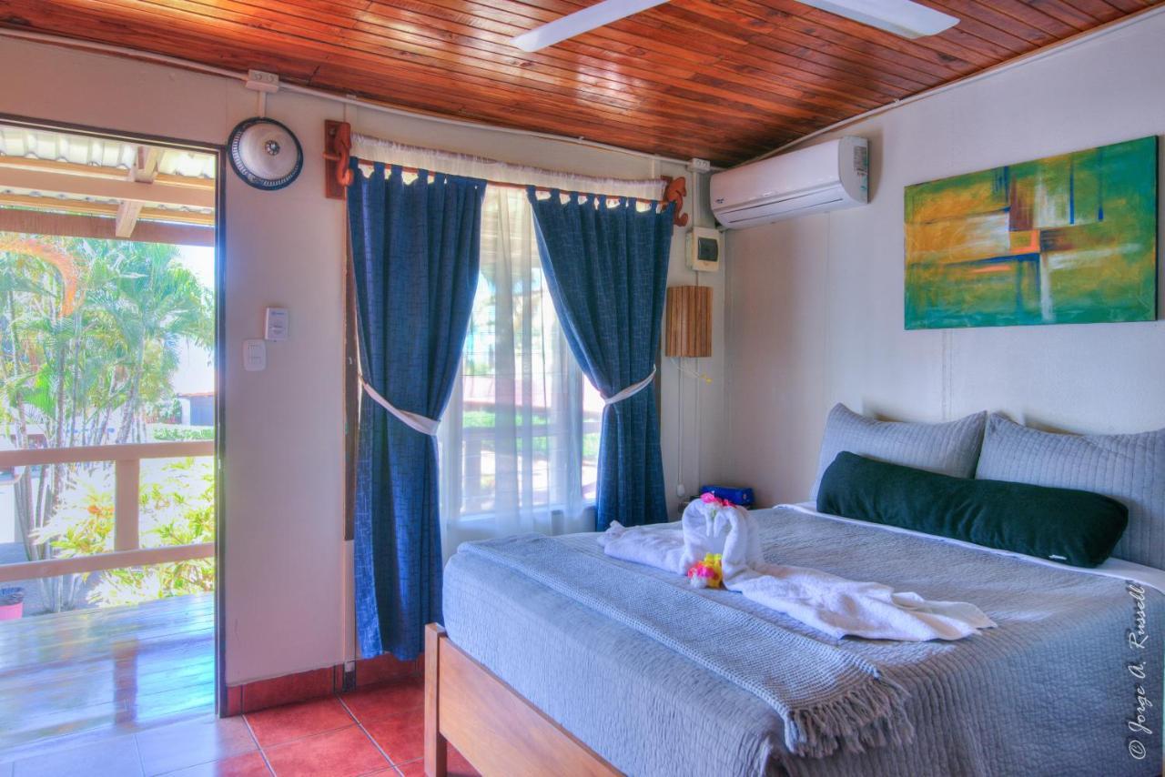 Clarita'S Hotel Jacó Екстериор снимка