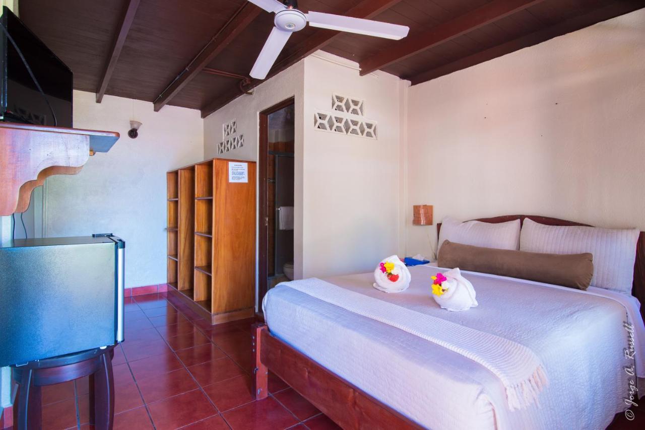 Clarita'S Hotel Jacó Екстериор снимка