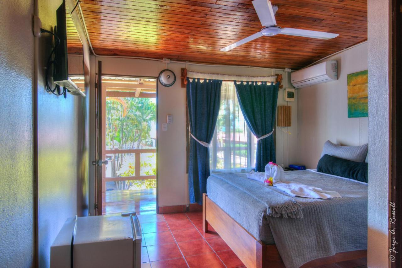 Clarita'S Hotel Jacó Екстериор снимка